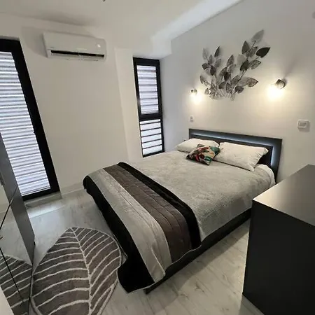 Marino Liberta South Apartment