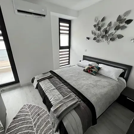 Marino Liberta South Apartment *